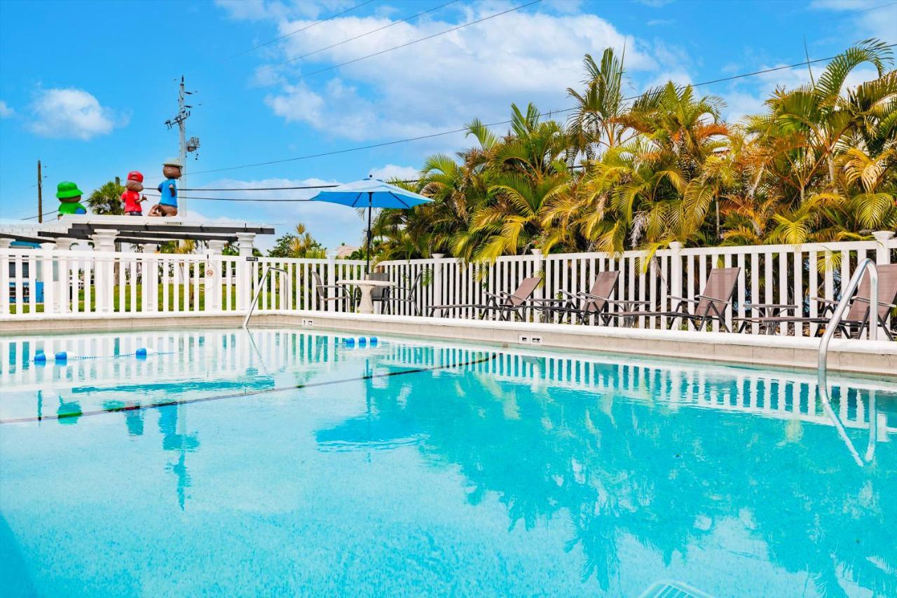 Poolside King Cottage With Kitchen - 10 Minutes To Beach! Fort Myers Eksteriør bilde